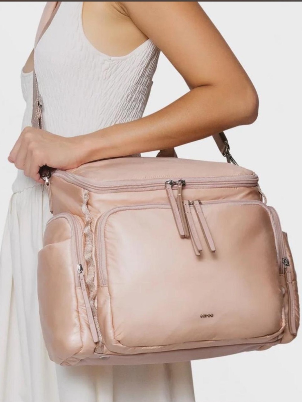 CARAA
NWOT- Baby Bag Medium in Blush Nylon
Retail price : $330